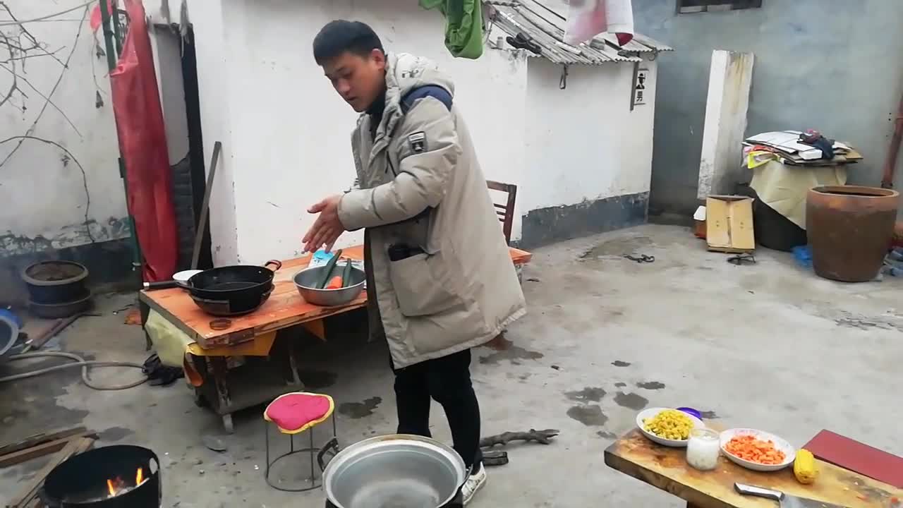 365兄弟视频做饭，家常菜里的温暖与爱