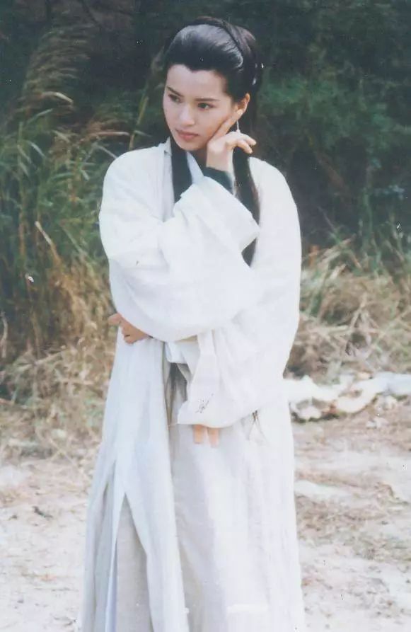 悼念之声,小龙女配音师离世,李若彤深情发文 悼念之声,小龙女配音师离世,李若彤深情发文