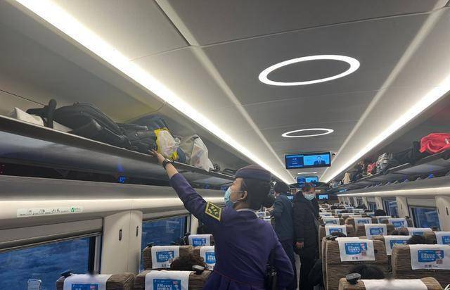 乘客心声，G2056次列车上的多次停车与换车之旅