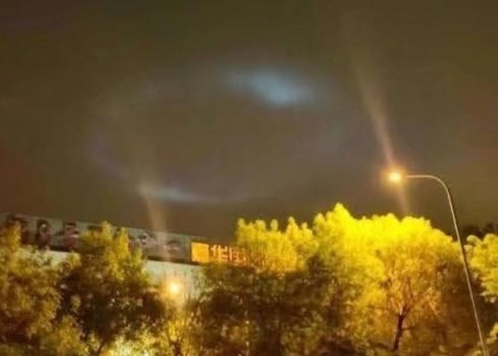 北京上空奇观，巨幕雨幡的神秘面纱